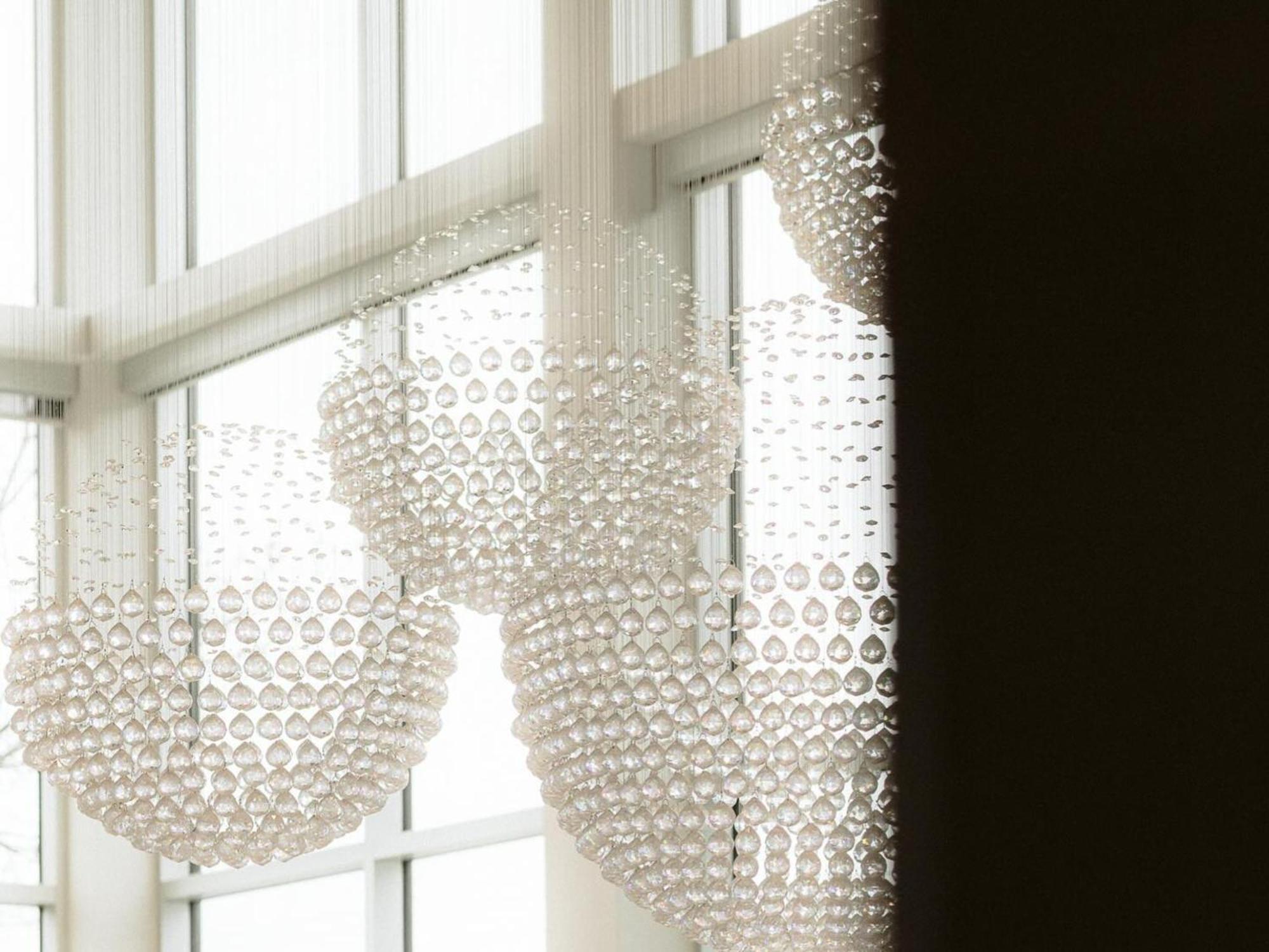 Otl Gouverneur Chicoutimi 外观 照片 The Cloud Chandelier